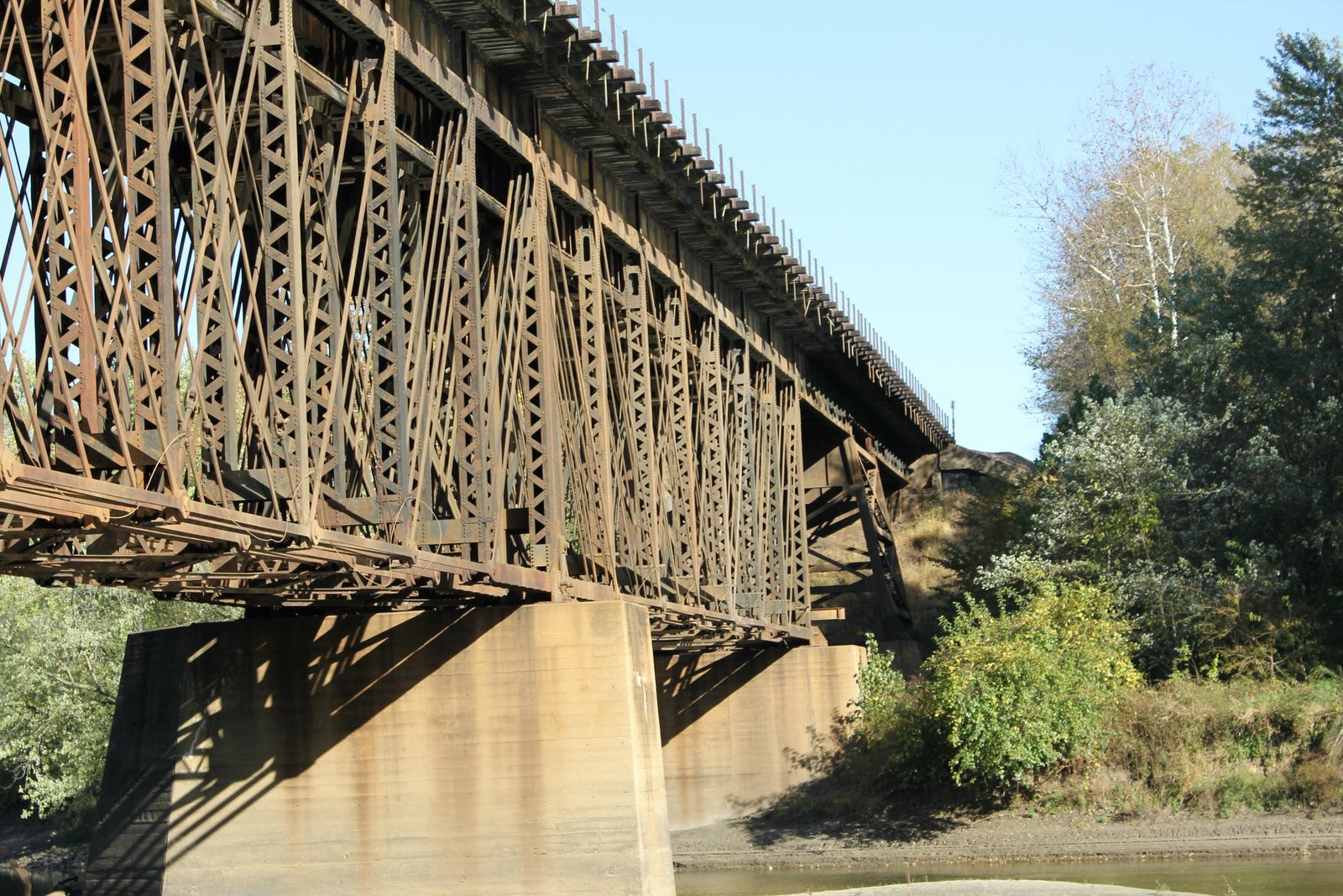 East truss span